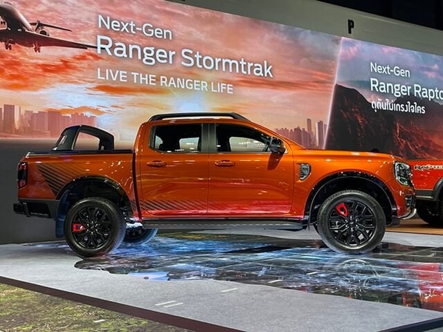 Xe Ford Ranger Stormtrak 2024 thân xe