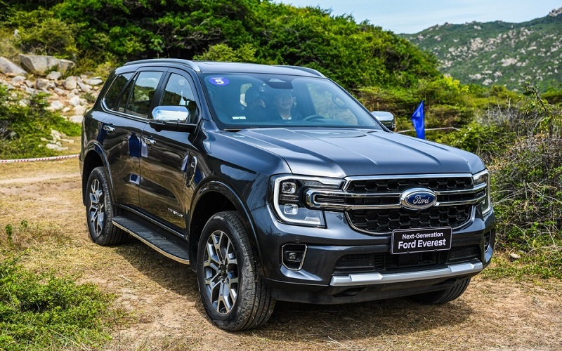Nội thất Ford Everest: Thiết kế và Công nghệ Tiên tiến