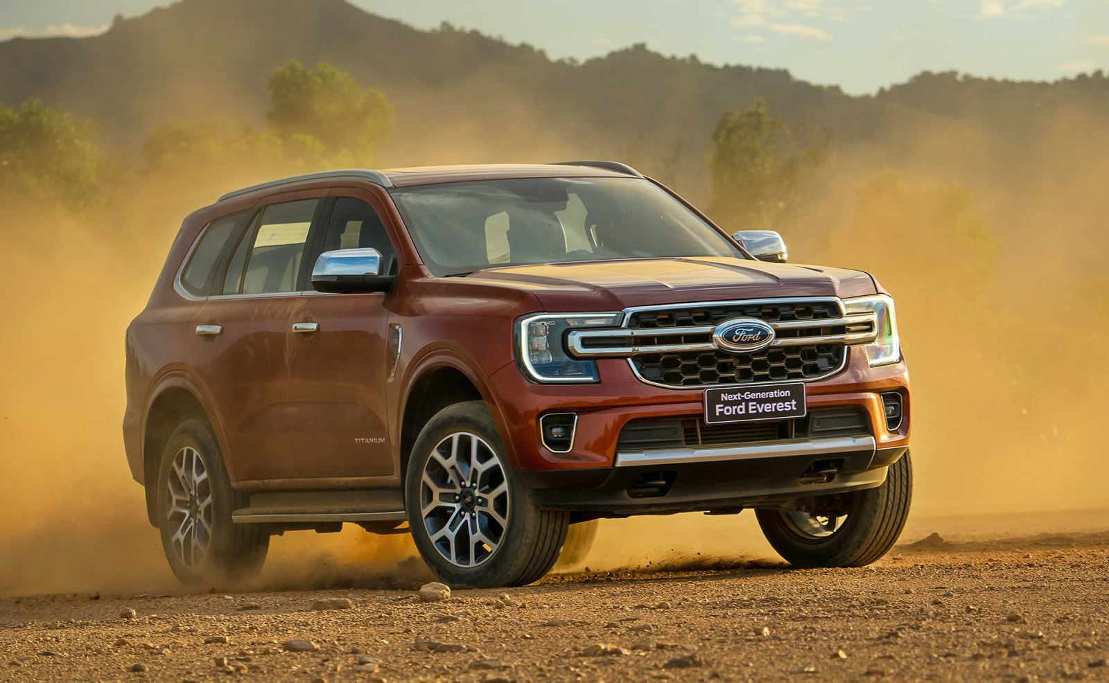 Ford Everest 2023 ấn tượng với ngoại hình hầm hố mạnh mẽ