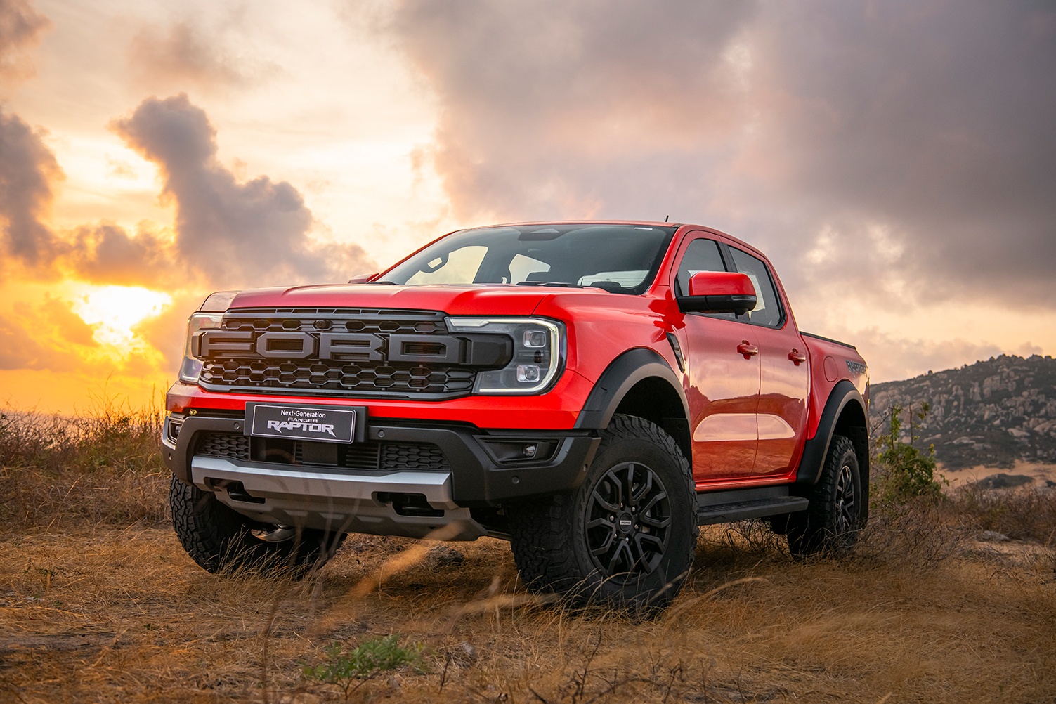 Ford Ranger Raptor 2023: Thiết kế tinh tế hơn, khả năng off-road vượt trội