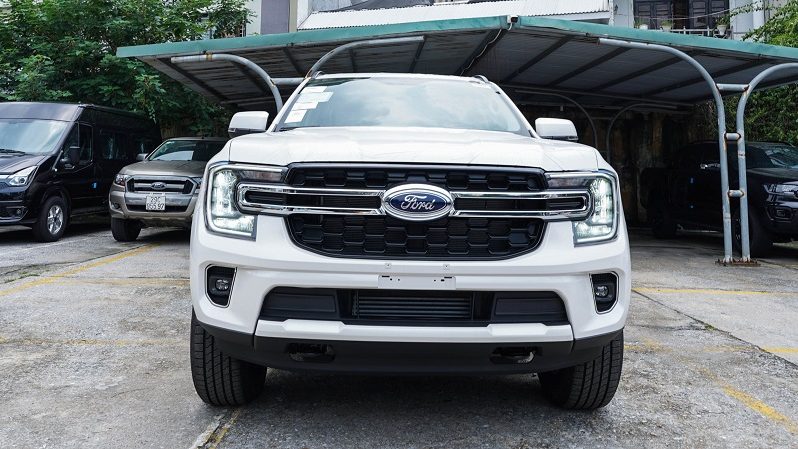 Ford Everest Ambiente 2.0L 4×2 AT