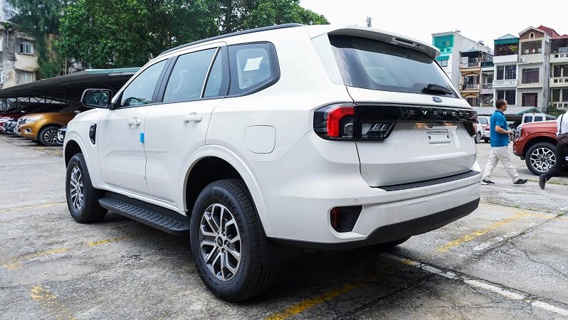 Ford Everest Ambiente 2.0L 4×2 AT