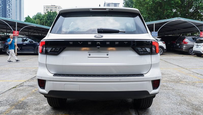 Ford Everest Ambiente 2.0L 4×2 AT