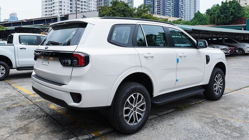 Ford Everest Ambiente 2.0L 4×2 AT