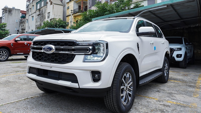 Ford Everest Ambiente 2.0L 4×2 AT